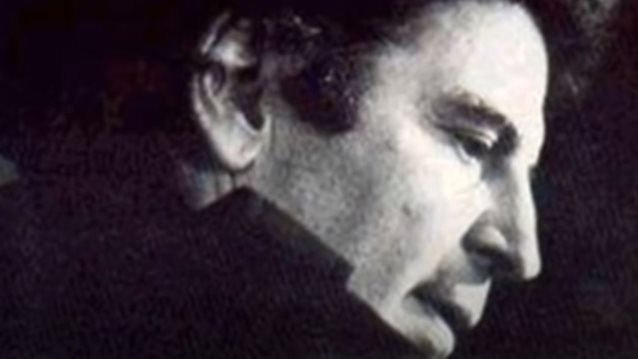 &quot;Είχα πει στον Μίκη Θεοδωράκη να πάει στην απαίσια εξορία του στο Παρίσι&quot;