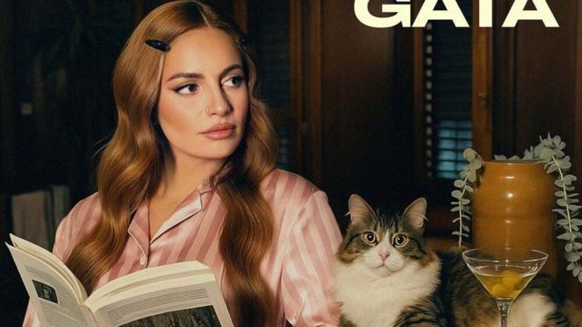 Η Daphne Lawrence παρουσιάζει το video clip για το τραγούδι "Γάτα" με πρωταγωνίστρια τη γάτα της