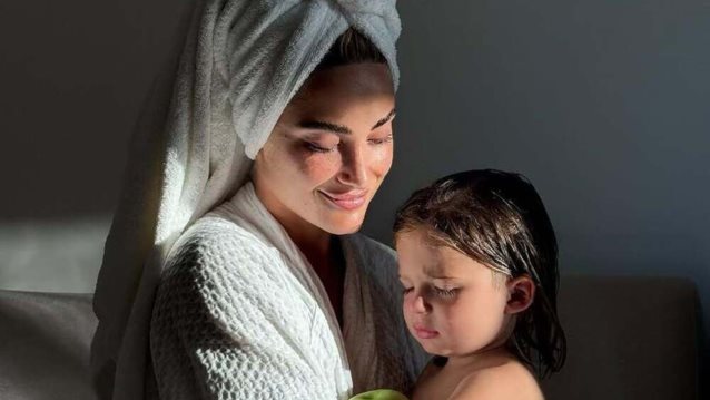 Η Ιωάννα Τούνη αποκάλυψε τον τρόπο που πείθει τον γιο της να κάνει μπάνιο