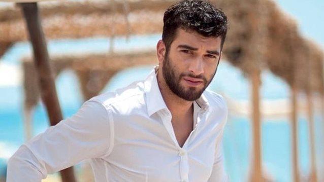 Μάνος Ιωάννου | Στη Τζιά με τη σύντροφό του