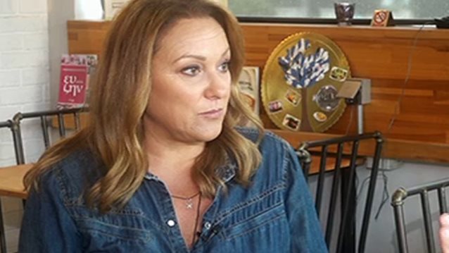 Ρένια Λουιζίδου: Οι συγκρατημένες δηλώσεις για το «Καφέ», οι αιχμές για το τέλος από το «Σόι» &amp; η σειρά για την οποία δεν πληρώθηκε ποτέ