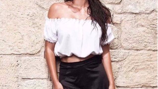 Μαρία Κορινθίου: Ποζάρει χωρίς μακιγιάζ και πιο εντυπωσιακή από ποτέ στο κρεβάτι της
