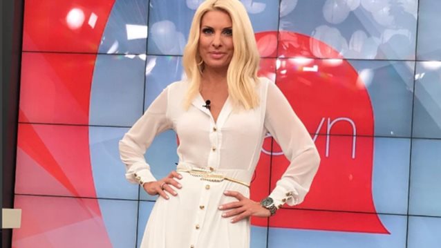 Ελένη Μενεγάκη
: Οι λεπτομέρειες του look της στην εκπομπή της Παρασκευής