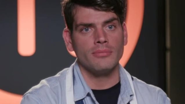 Χρήστος Μπάρκας: Ο «Mr Κρατς» στα 21 του αγνώριστος με μακριά μαλλιά | Δείτε τον!