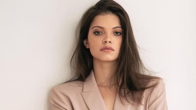 Τζένη Καζάκου: &quot;Έζησα τις δυσκολίες όταν συνέβαιναν σε έναν από τους γονείς μου&quot;