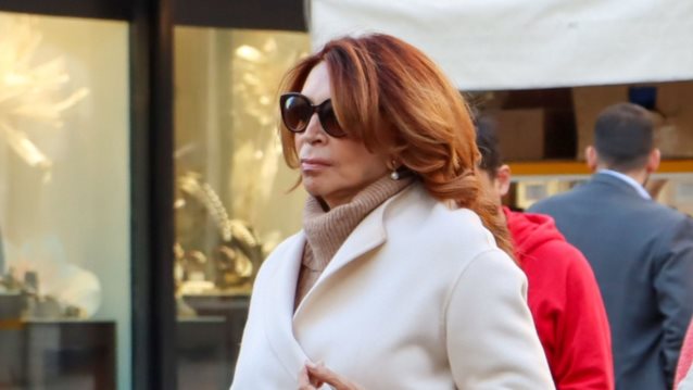 Showbiz Report | Οι χαλαρές στιγμές της Μιμής Ντενίση &amp; όλα τα καθημερινά στιγμιότυπα των celebrity