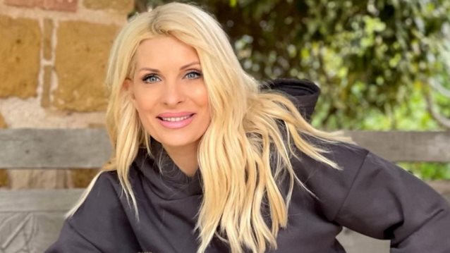 Η Ελένη Μενεγάκη μάς συστήνει τον καλύτερο φίλο της κόρης της!