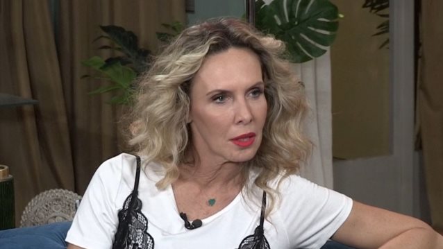 Εβελίνα Παπούλια: &#39;Η κόρη μου δεν το θυμάται αλλά εγώ όφειλα να ζητήσω συγγνώμη&quot;