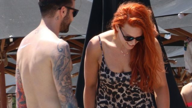 Σίσσυ Χρηστίδου: Με τον Μαραντίνη στην παραλία: Φωτογραφίες χωρίς ρετούς