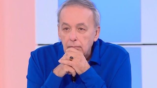 Ανδρέας Μικρούτσικος: "Είναι ηλίθιος! - Πρόκειται περί ηλίθιου σε συσκευασία πανηλίθιου"