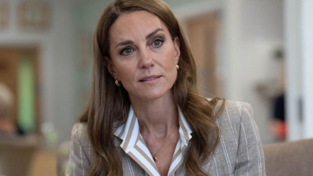 Kate Middleton &amp; Meghan Markle | Με 7 χρόνια διαφορά επέλεξαν το ίδιο πουκάμισο αμερικάνικου οίκου μόδας