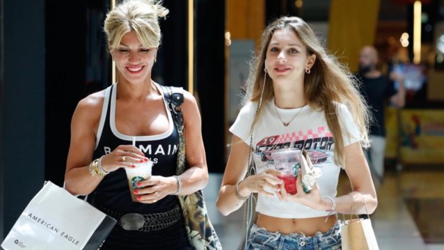 Αλεξία &amp; Φαίδρα Παπανδρέου: Σπάνια δημόσια εμφάνιση! Δείτε την πανύψηλη 15χρονη εγγονή του Ανδρέα Παπανδρέου