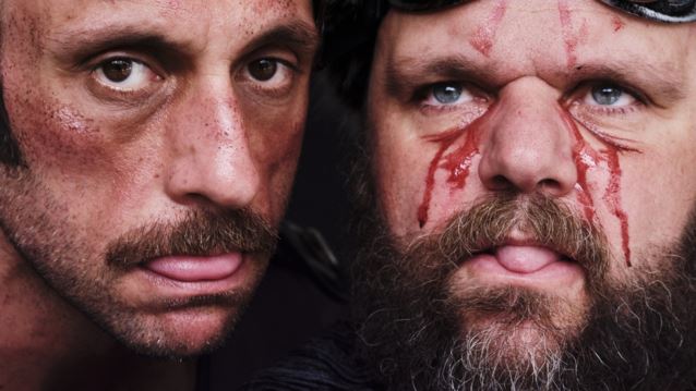 Ο Μάκης Παπαδημητρίου συναντά επί σκηνής τον Γιώργο Χρυσοστόμου στο "Τέλος του Παιχνιδιού (Endgame)"