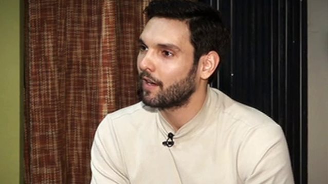 Ιωάννης Αθανασόπουλος: Ο «Γιάννος» μιλά για όλα! Τα παραπανίσια κιλά, οι ιδιαίτερες συνήθειες &amp; το αστείο παρατσούκλι