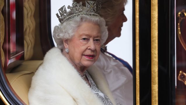 Βασίλισσα Ελισάβετ : Ποιος συνεργάτης της είναι θετικός στον κορονοϊό;