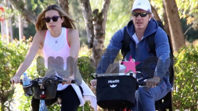 Μαριέττα Χρουσαλά &amp; Λέων Πατίτσας: Ποδηλατάδα για δυο στο Καβούρι! Όλα τα στιγμιότυπα