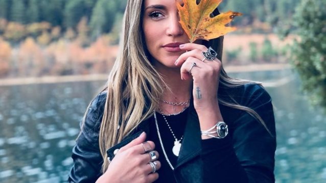 Αθηνά Οικονομάκου
: Αποκάλυψε την επέμβαση που έχει κάνει