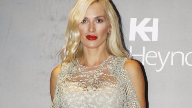 Βικτώρια Καρύδα: Κατέρρευσε μετά τη δολοφονία του συζύγου της! Το χρονικό της βραδιάς που της άλλαξε τη ζωή