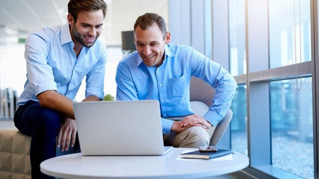 Γιατί δεν είναι πολύ καλή ιδέα να είσαι φίλος με το αφεντικό σου: Όταν τα πράγματα εξελίσσονται σε φιλία που ξεπερνά τα όρια