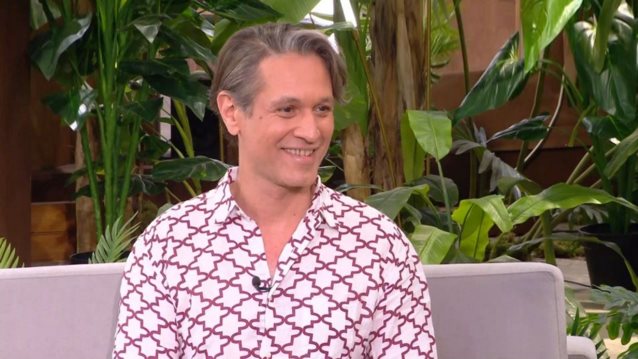 Αιμίλιος Χειλάκης: &quot;Η ωραία φωνή είναι ωραία γιατί ξέρει τι λέει&quot;