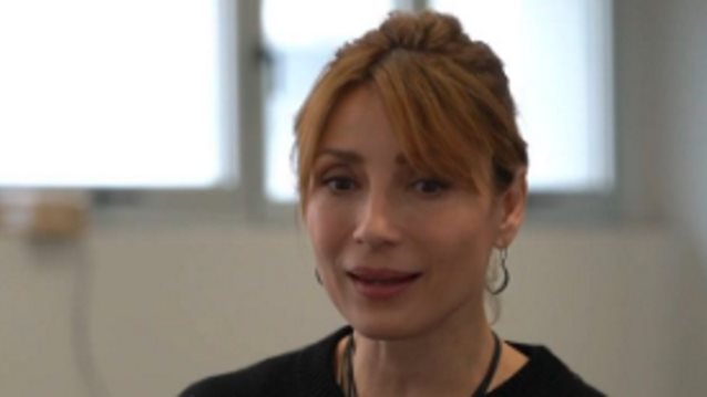 Η Ευδοκία Ρουμελιώτη σε σπάνια εμφάνιση με τον σύζυγό της | Πιασμένοι από το χέρι