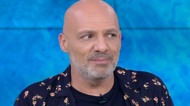 Νίκος Μουτσινάς

: Έτσι σχολίασε τα δάκρυα της Μενεγάκη λίγο πριν τη μεγάλη αποχώρηση