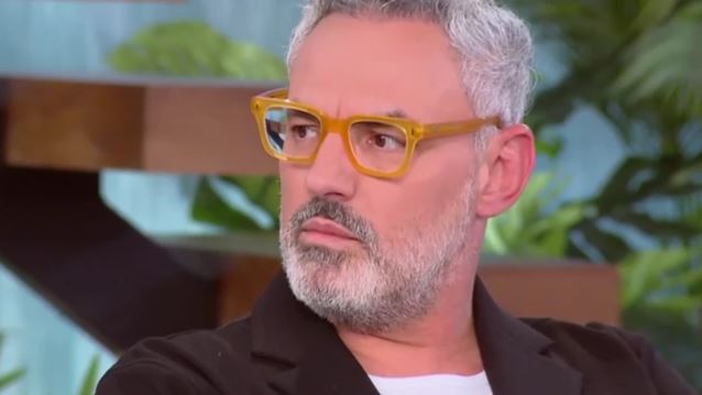 Ο Νίκος Συρίγος σε αυστηρή τοποθέτηση για τις τηλεοπτικές εκπομπές