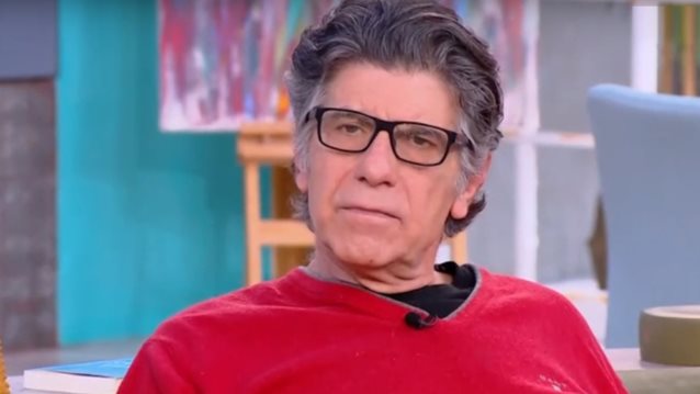 Γιάννης Μπέζος: "Η ελληνική τηλεόραση είναι ένα τάβλι, ένα τσίπουρο και ένα χωριό"