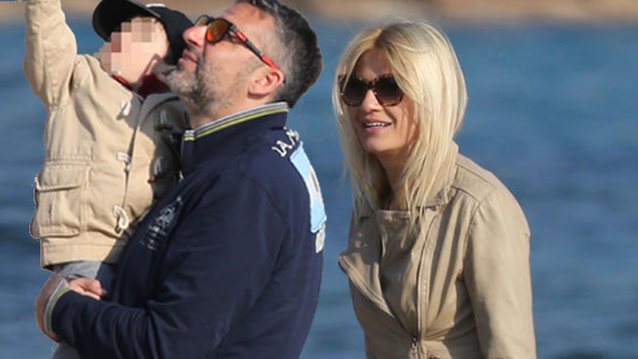 Γιώργος Λιάγκας- Φαίη Σκορδά: Στη θάλασσα με τους γιους τους: Φωτογραφίες