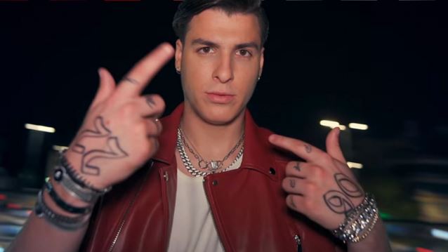 Νέο λουκ για τον Στέφανο Πιτσίνιαγκα