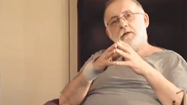 Θάνος Μικρούτσικος: Η συγκινητική εξομολόγηση για τη μάχη με τον καρκίνο: «Το φινάλε μου δεν το σηματοδοτώ εγώ»