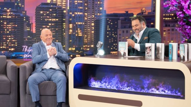 Μένιος Σακελλαρόπουλος: &quot;Ξεκίνησα δειλά, πριν τελειώσω το σχολείο. Το έκρυβα γιατί θα γινόταν στο σπίτι Βιετνάμ&quot;