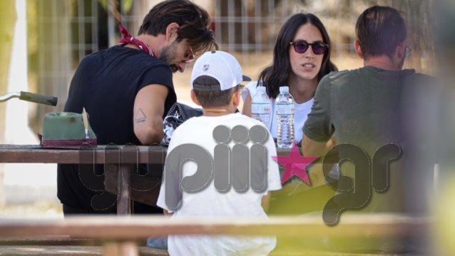 Γιώργος Καράβας &amp; Ραφαέλα Ψαρρού - Μαυράκη: Σπάνια στιγμιότυπα με τα παιδιά τους! Δείτε τις φωτογραφίες