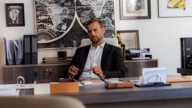 "Η Τελευταία Ώρα" | Αυτή είναι η η ημερομηνία της μεγάλης πρεμιέρας! Γνωρίστε τους πρωταγωνιστές της νέας σειράς του OPEN