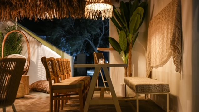 JAYONT Mykonos | Ένας ζωντανός μύθος του νησιού που μπορείς κι εσύ να επισκεφτείς!