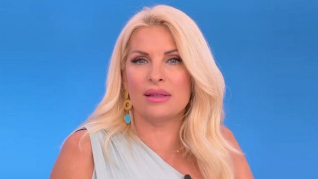 Ελένη Μενεγάκη | Ποια διάσημη τραγουδίστρια συνάντησε τυχαία σε ψαροταβέρνα την Κυριακή;