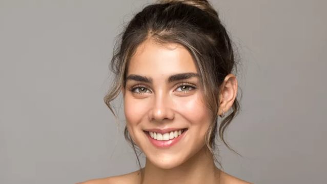 Η βιομιμητική τεχνολογία ανέτρεψε τα δεδομένα στην περιποίηση του δέρματος. Αλλά πώς ακριβώς λειτουργεί;