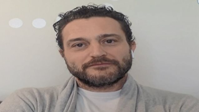 Γιώργος Καραμίχος : Σε καραντίνα στο Los Angeles! «Όταν βλέπουμε κάποιον μακριά ή αλλάζουμε πεζοδρόμιο ή τηρούμε μια απόσταση»