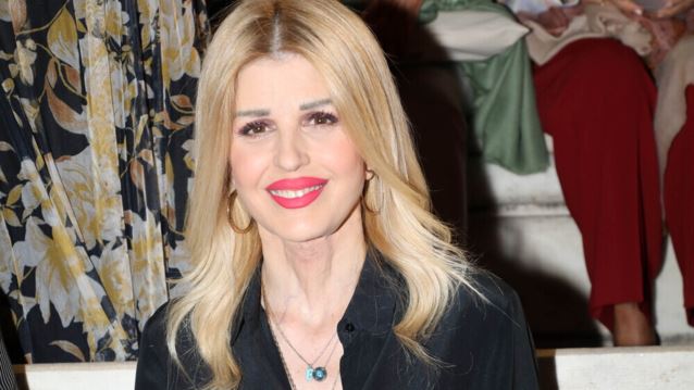 Η Έλενα Ράπτη σε σπάνια δημόσια εμφάνιση με τον σύζυγό της Γιάννη Μπρατάκο