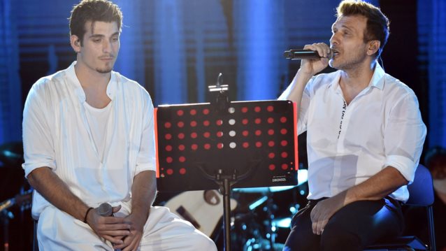 Ο Γιάννης Πλούταρχος και το νέο του τραγούδι σε μουσική του γιου του, Γιώργου Κακοσαίου