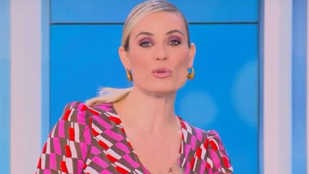 Ελεονώρα Μελέτη: "Όταν οι γυναίκες δεν μπορούν να κοινωνήσουν γιατί έχουν περίοδο, σε κάνει να νιώθεις παρείσακτη"