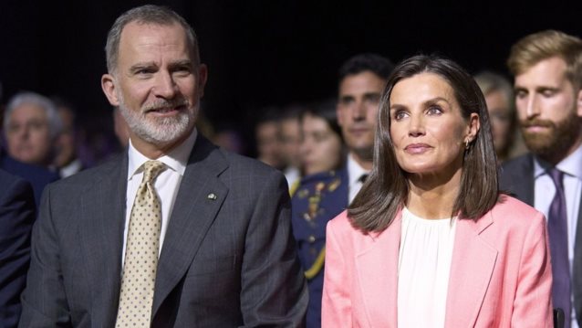 Αποκάλυψη βόμβα για τη βασίλισσα Λετίσια: Η απόδραση από το παλάτι και η ινκόγκνιτο πτήση για Νέα Υόρκη με μυστηριώδη άνδρα