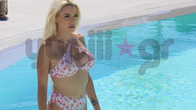 Στέλλα Μιζεράκη: Η sexy εμφάνιση με μαγιό στη Μύκονο