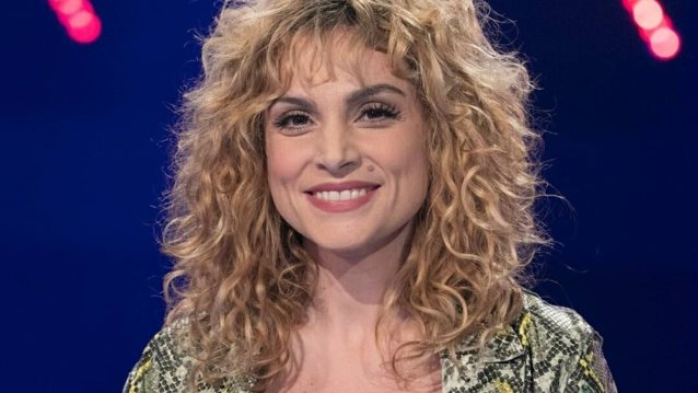 Ελεωνόρα Ζουγανέλη : «Ήθελα να μπω σε αυτό το λαμπερό πράγμα της τηλεόρασης και να μη στέκομαι απέξω σαν φοβική»