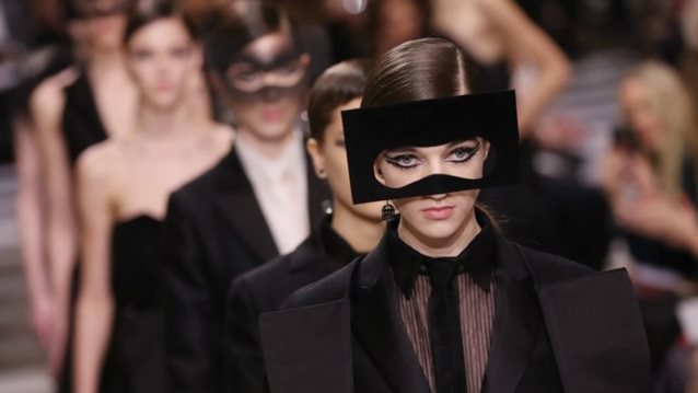 Dior: Το συγκλονιστικό μακιγιάζ που &#39;κρυβόταν&#39; κάτω από τις μάσκες στο show Υψηλής Ραπτικής
