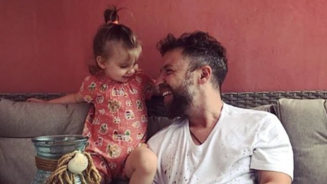 Γιάννης Βαρδής: Στα χιόνια με την κόρη του! Δείτε το τρυφερό στιγμιότυπο