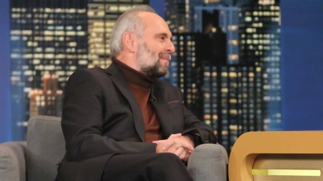 Σωτήρης Χατζάκης: Η αυστηρή απάντηση για τον διωγμό από το Εθνικό Θέατρο και η ιδιαίτερη άποψη για τους παίκτες των reality