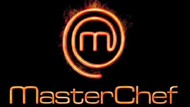 Παίκτης του &quot;MasterChef 5&quot; ντύθηκε γαμπρός! Οι πρώην συμπαίκτες του στο πλευρό του
