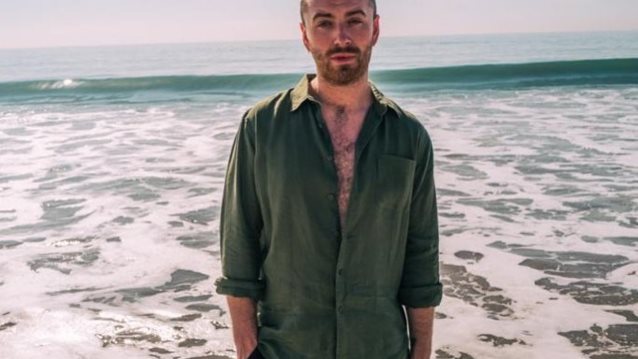 Sam Smith: Δείχνει το σώμα του και μιλά ανοιχτά για το body shaming