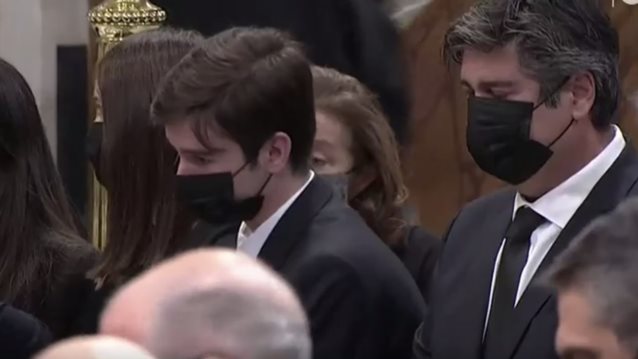 Φώφη Γεννηματά | Τραγικές φιγούρες ο σύζυγος και τα παιδιά της στην κηδεία